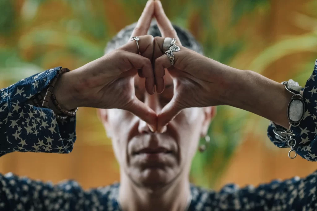 kalesvara mudra